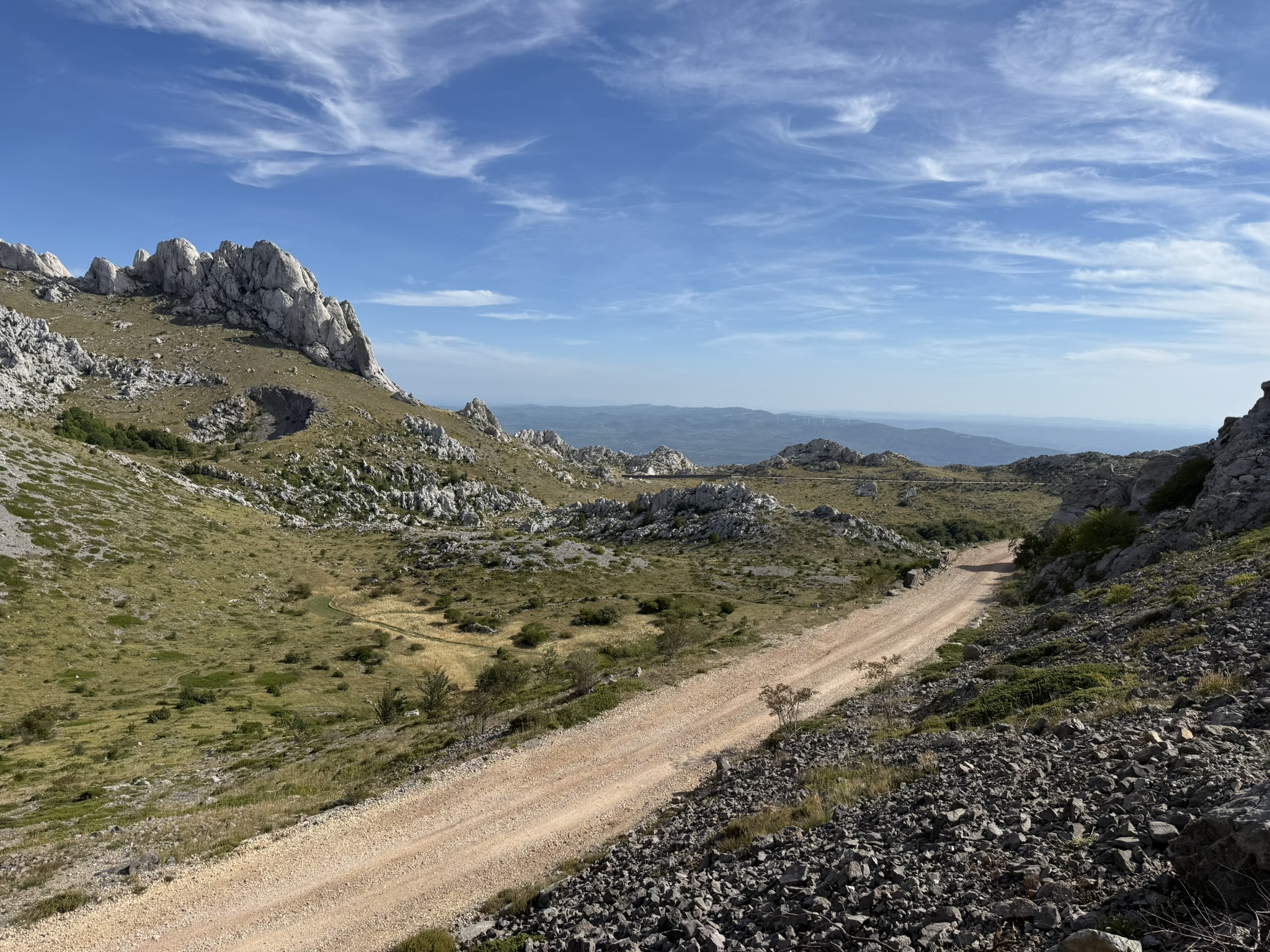 Weite Karstpiste Velebit